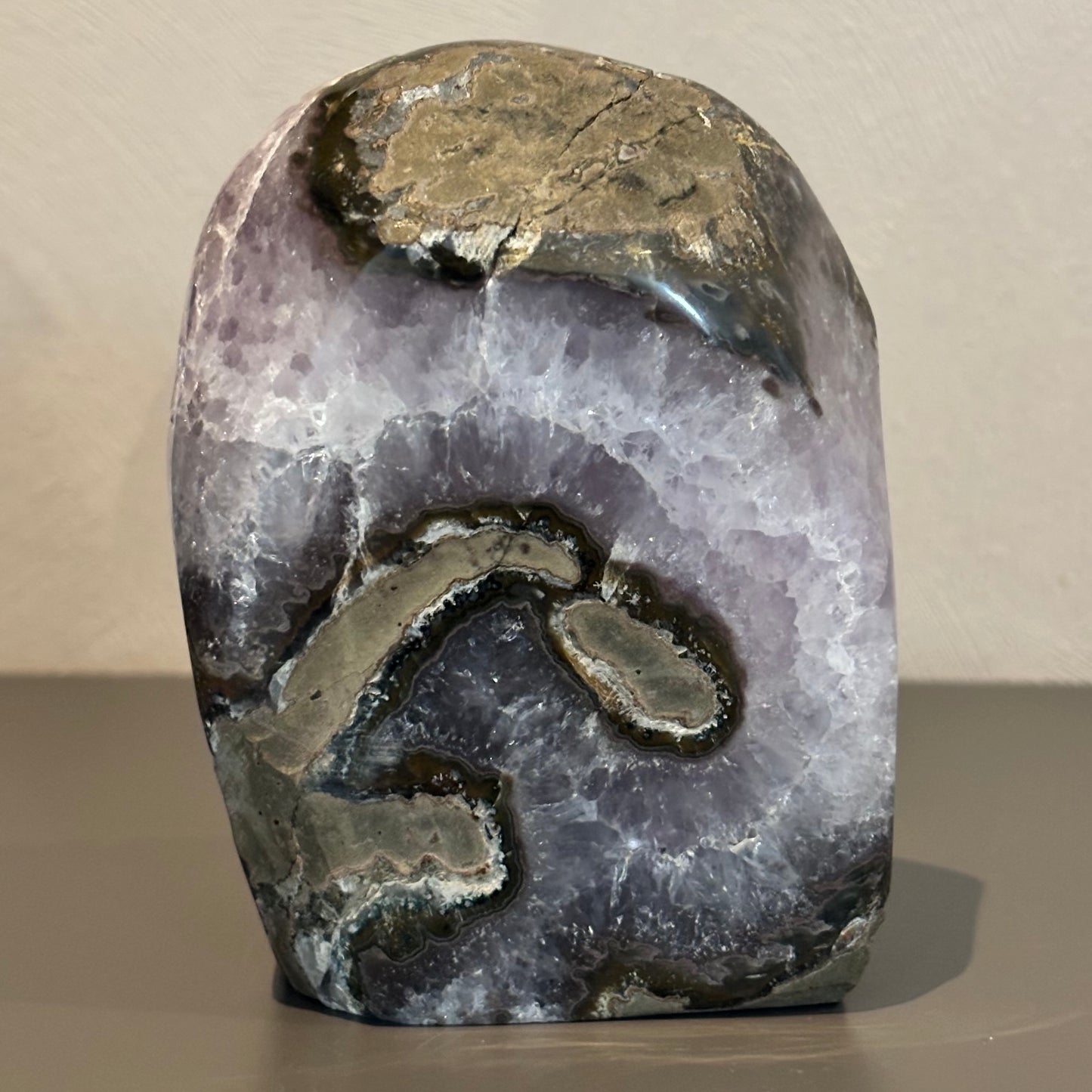 Amethist op standvlak - 66