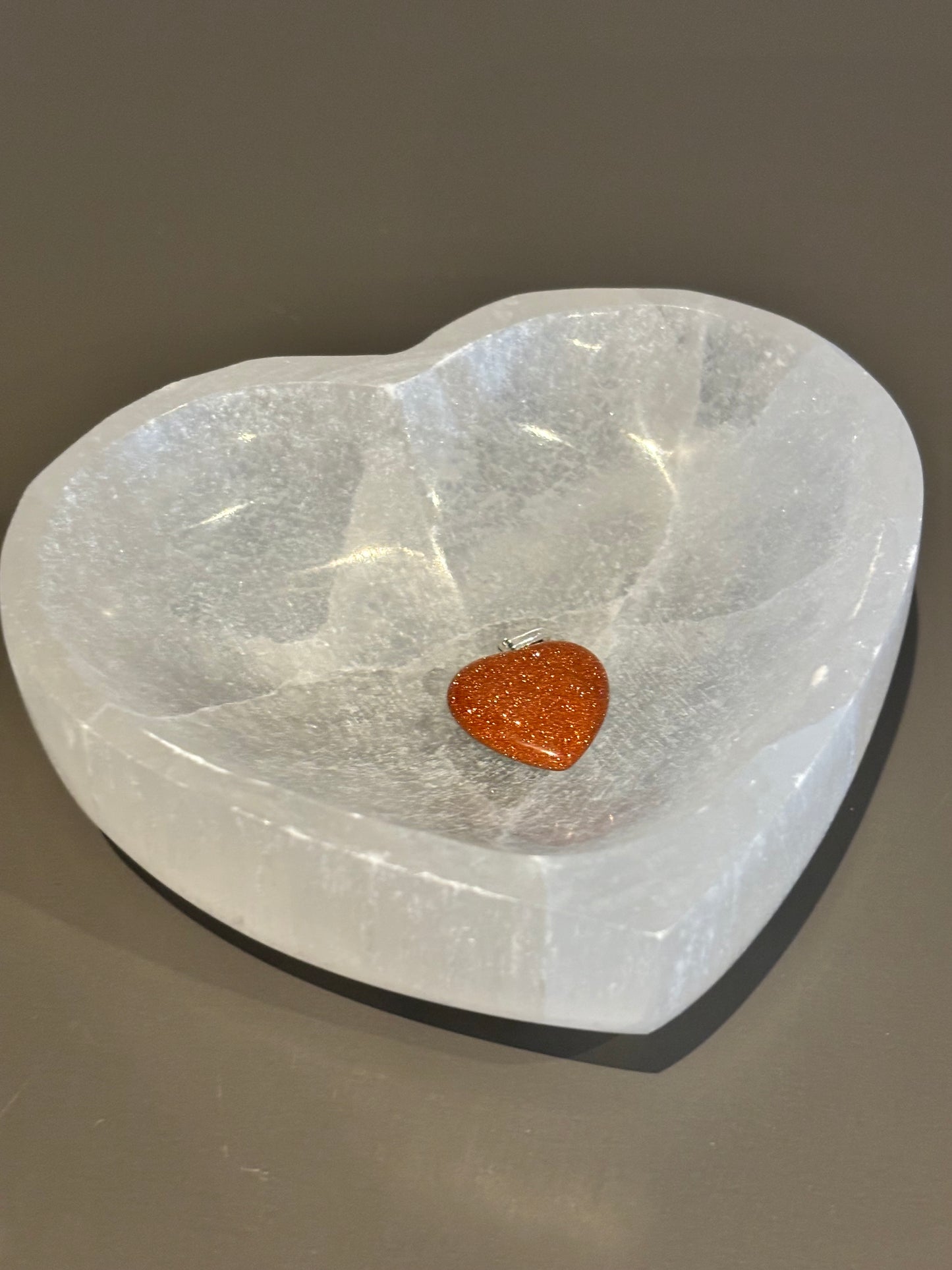 Hanger hartje Goudsteen bruin