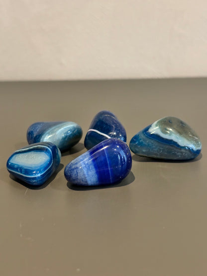 Blauwe agaat trommelsteen