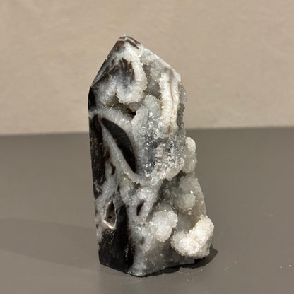 Druzy chalcedoon toren 80