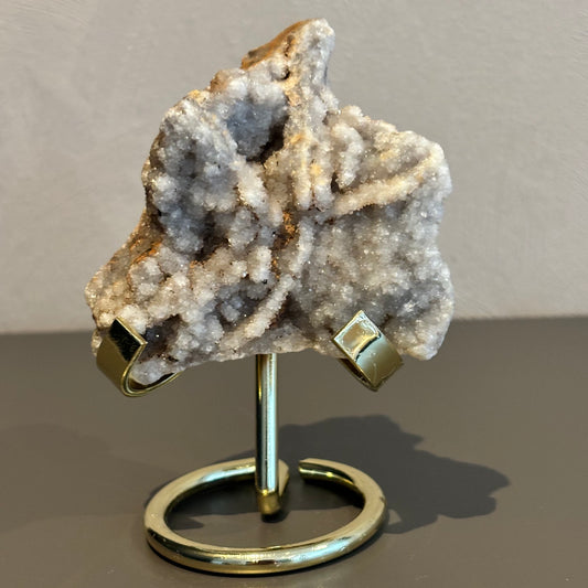 Druzy chalcedoon op standaard 75