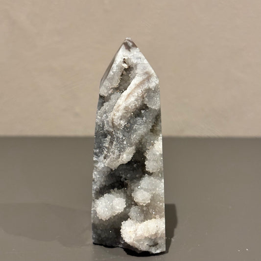 Druzy chalcedoon toren 80