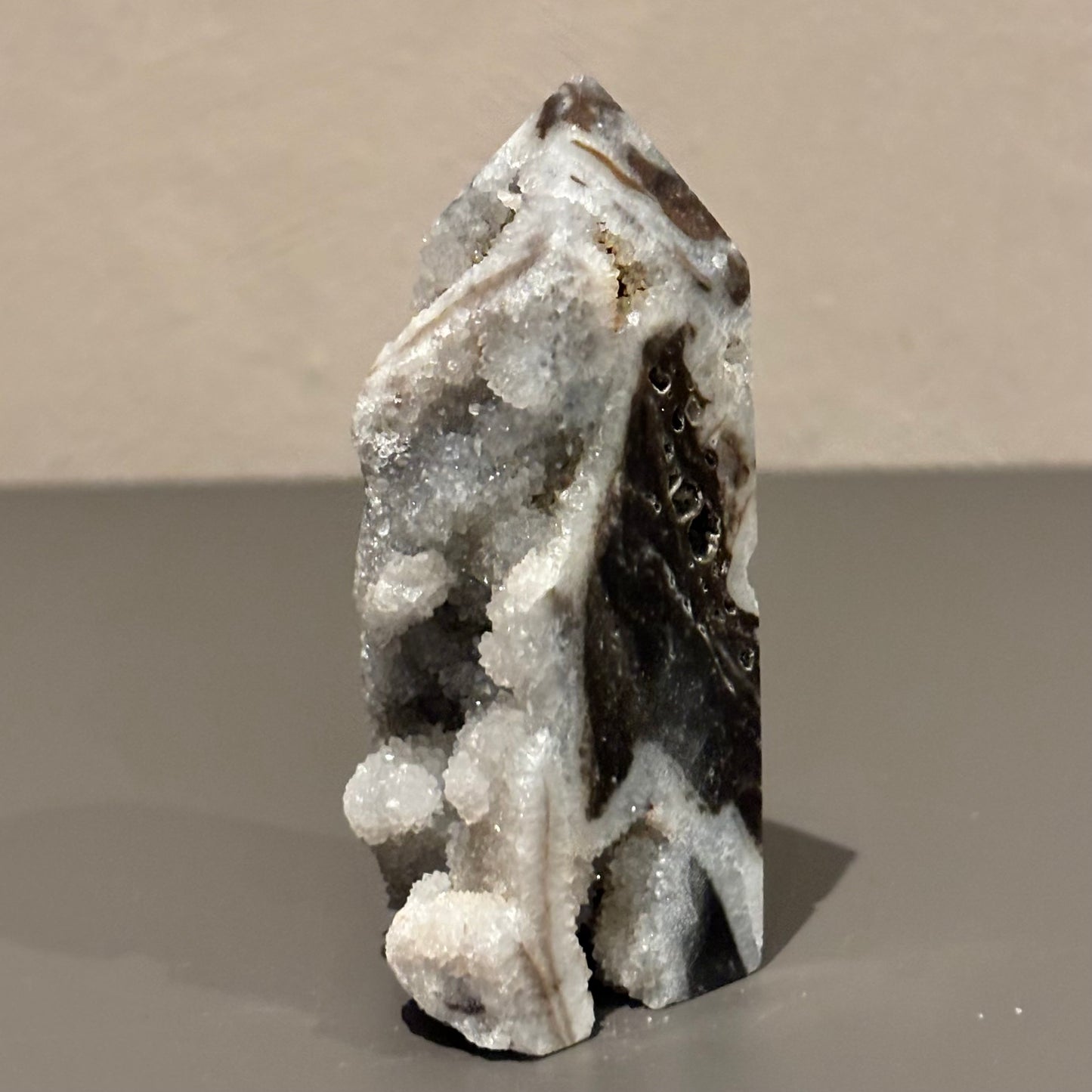 Druzy chalcedoon toren 80